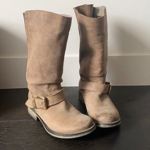 Steve Madden size 7 tan boots.